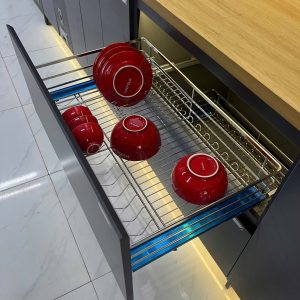 Tủ bếp gỗ công nghiệp: 3 yếu tố quyết định giá cả và chất lượng